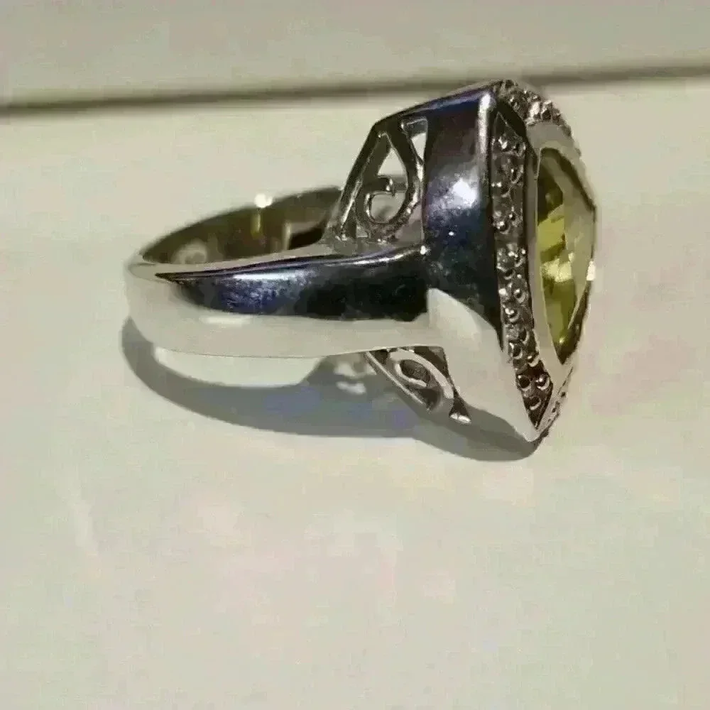Fashion jewelry ring with cz peridot stone sz 7 - Picture 2 of 3